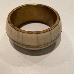 Elegant Cream and Gold Bangle Bracelet